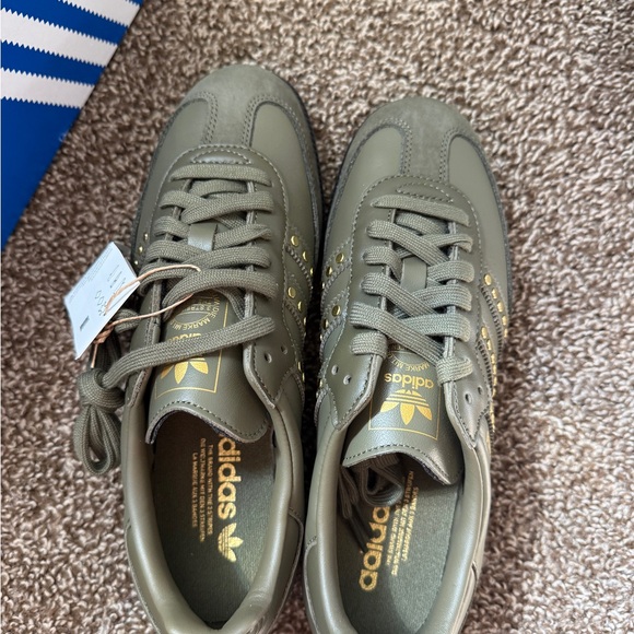 Adidas Green and Gold Sneakers - Picture 2 of 8